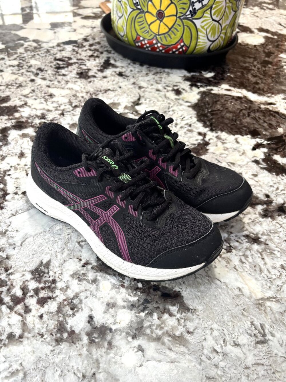 Asics Gel-Contend 8's, Size 8